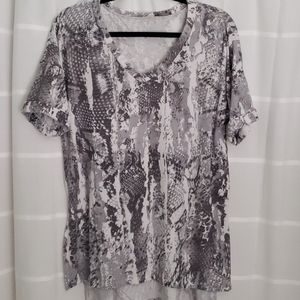 Gray and white print shirt